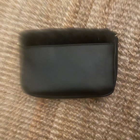 Juicy Couture Crossbidy - Picture 2 of 5